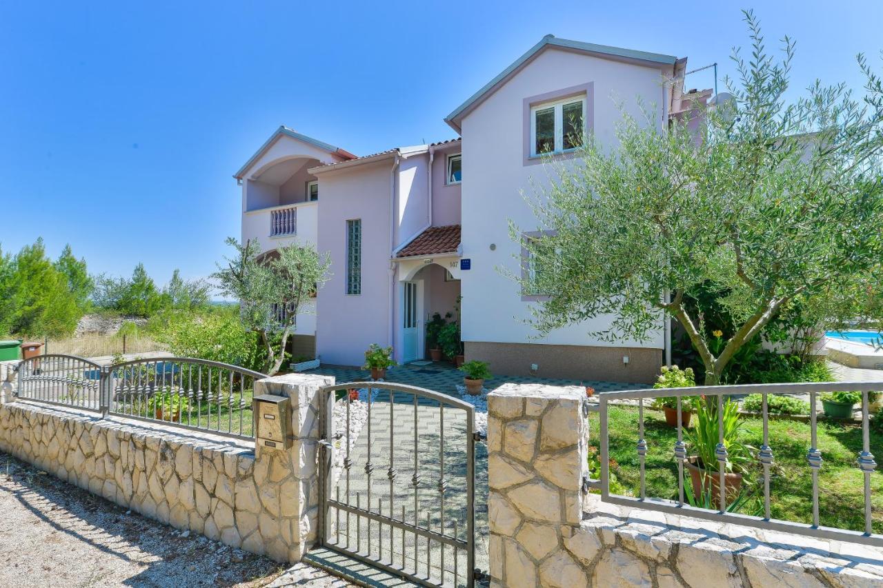 Family Friendly Apartments With A Swimming Pool Zadar - 18098 Bagian luar foto