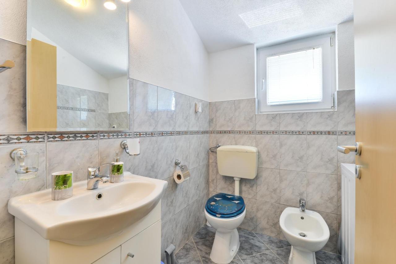 Family Friendly Apartments With A Swimming Pool Zadar - 18098 Bagian luar foto