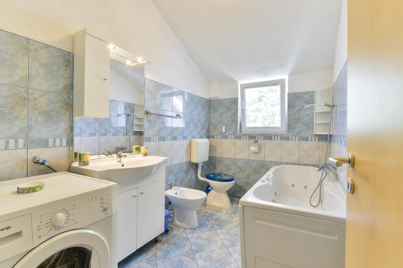 Family Friendly Apartments With A Swimming Pool Zadar - 18098 Bagian luar foto