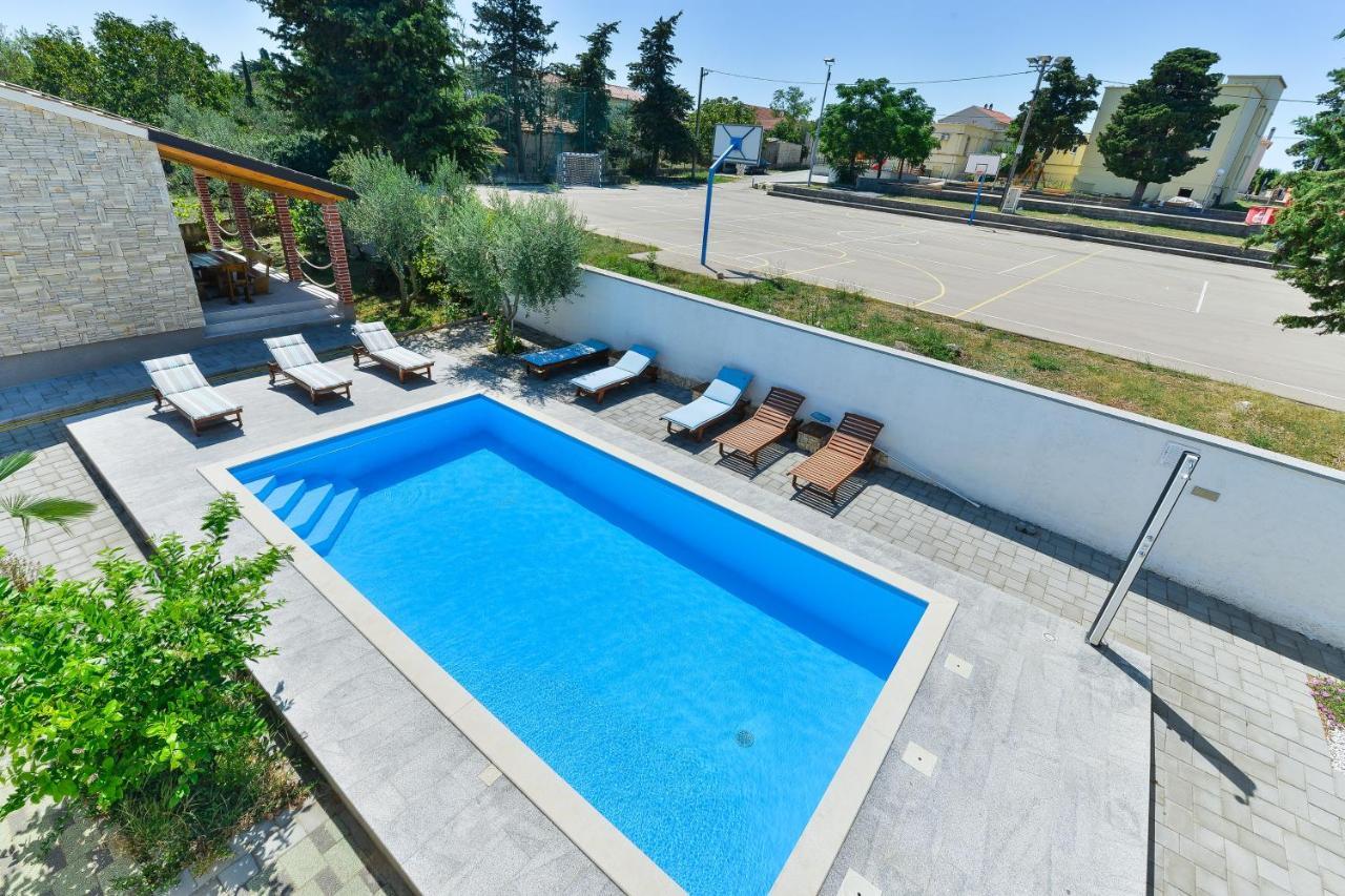 Family Friendly Apartments With A Swimming Pool Zadar - 18098 Bagian luar foto
