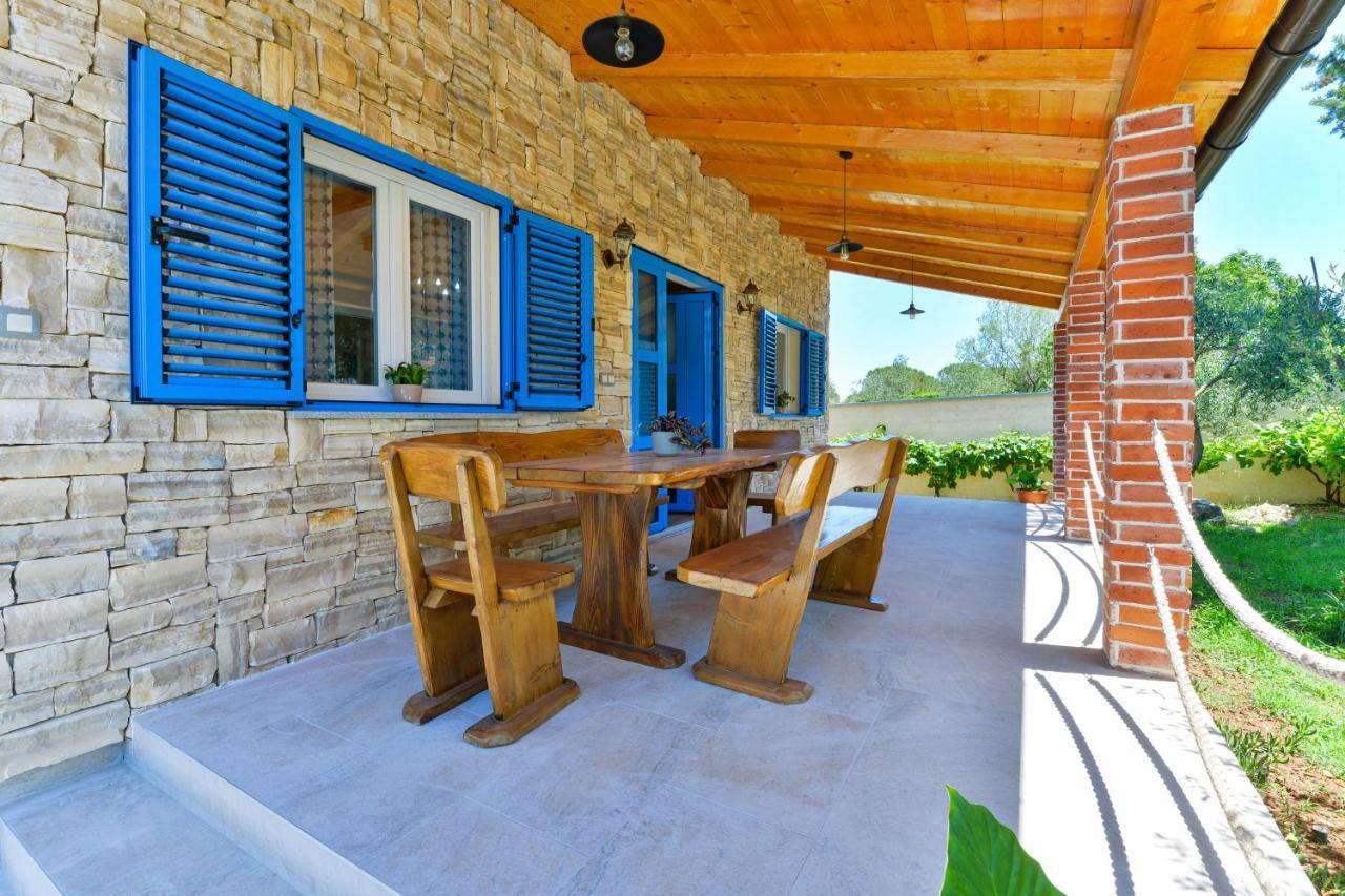 Family Friendly Apartments With A Swimming Pool Zadar - 18098 Bagian luar foto